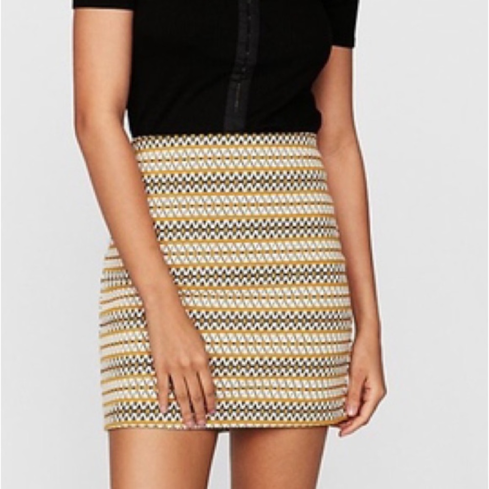 Express Geometric Knit Mini Skirt in Black/Yellow, Size S